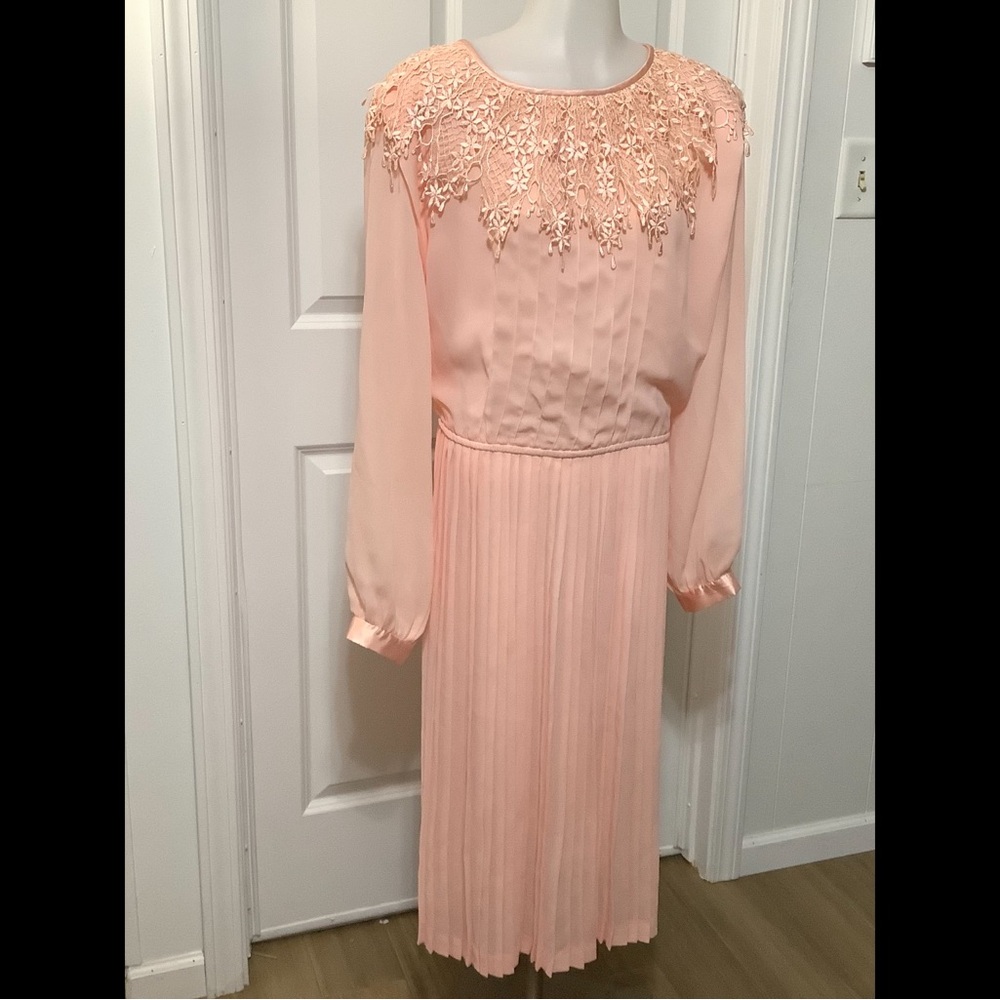 Vintage Elegant Peach Maxi Dress with Lace Detail size 2X.